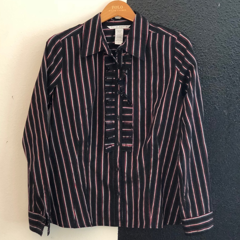 Button Down Ruffle Front Shirt Sz Large